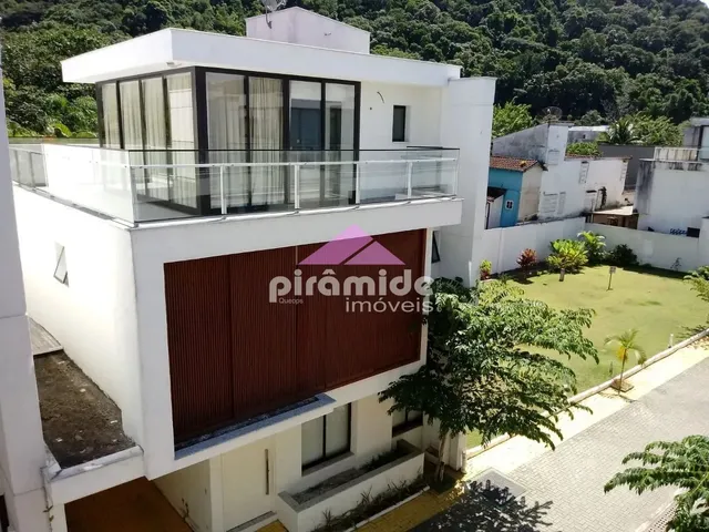 Casa com 1300m² 5 quartos e 3 banheiros, à venda, no bairro Camburi em São Sebastião