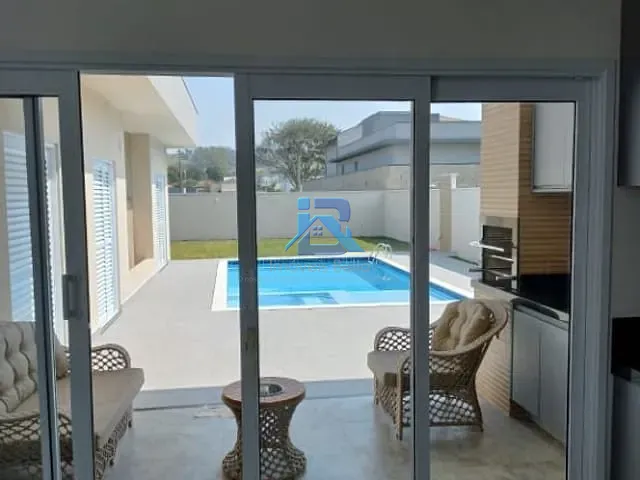 Casa com 500m² 3 quartos e 3 banheiros, à venda, no bairro Chácara Santa Cruz dos Pires em Itatiba