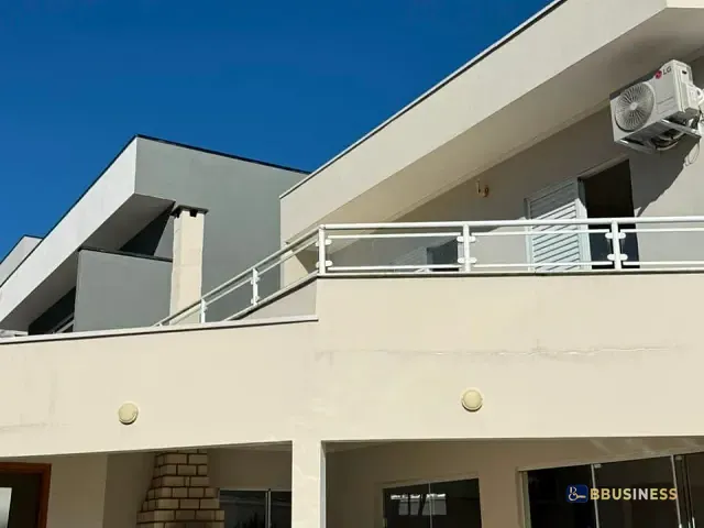 Casa 4 quartos e 5 banheiros, para alugar, no bairro Swiss Park em Campinas