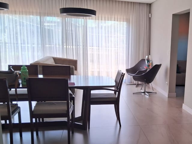 Casa com 450m² 6 quartos e 8 banheiros, à venda, no bairro Jardim Esplanada em São José dos Campos