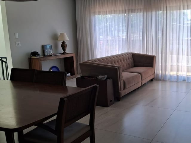 Casa com 450m² 6 quartos e 8 banheiros, à venda, no bairro Jardim Esplanada em São José dos Campos