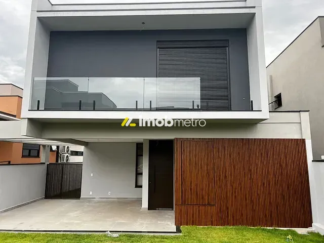 Casa com 260m² 4 quartos e 6 banheiros, à venda, no bairro Parque Rural Fazenda Santa Cândida em Campinas