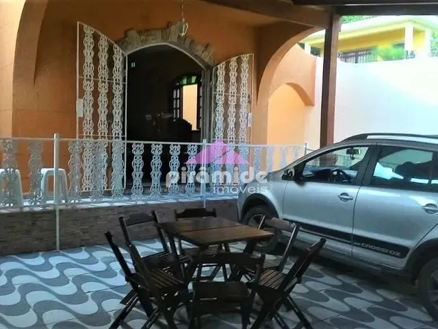 Casa com 170m² 3 quartos e 2 banheiros, à venda, no bairro São Francisco da Praia em São Sebastião