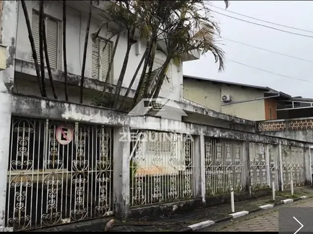 Casa com 420m² 6 quartos e 4 banheiros, à venda, no bairro Centro em Osasco