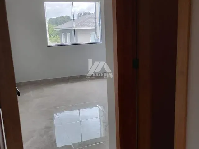 Casa com 200m² 3 quartos e 1 banheiro, à venda, no bairro Contorno em Ponta Grossa