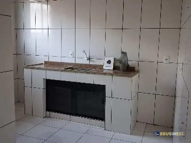 Casa 2 quartos e 2 banheiros, para alugar, no bairro Goitacazes em Campos dos Goytacazes
