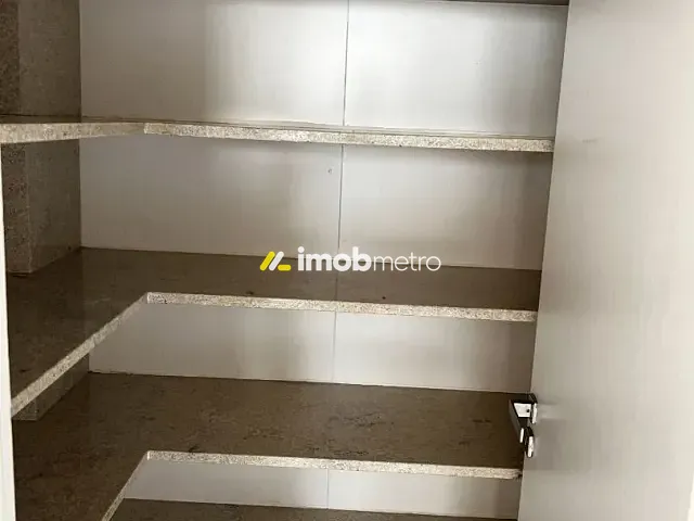 Casa com 560m² 4 quartos e 7 banheiros, para alugar, no bairro Alphaville em Campinas