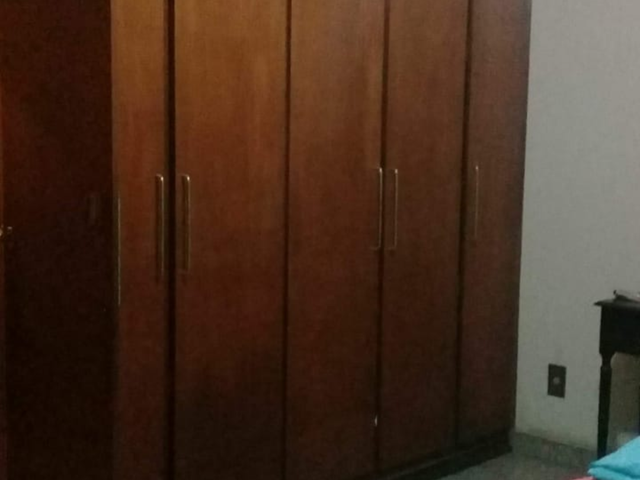 Casa à venda, no bairro Parque Santo Antônio em Taubaté