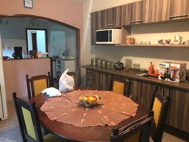 Casa à venda, no bairro Parque Santo Antônio em Taubaté