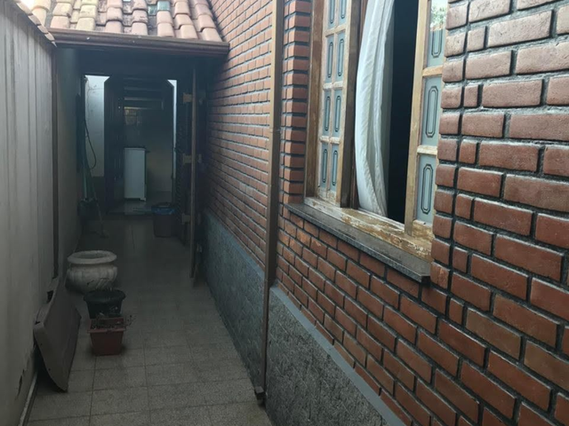 Casa à venda, no bairro Parque Santo Antônio em Taubaté