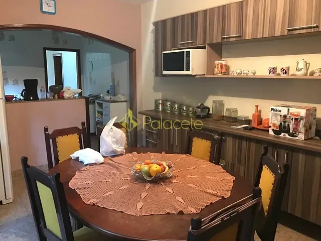Casa à venda, no bairro Parque Santo Antônio em Taubaté