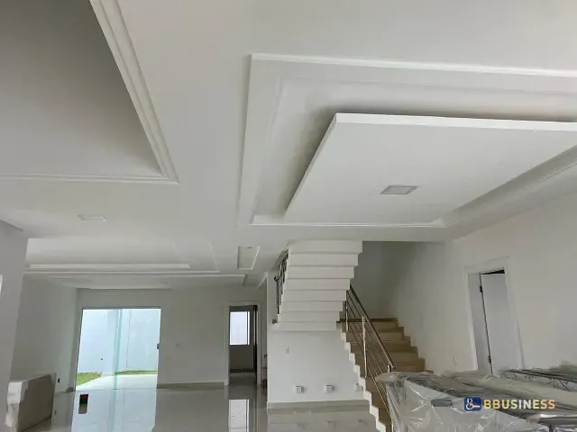 Casa com 450m² 4 quartos e 5 banheiros, à venda, no bairro Parque Tamandaré em Campos dos Goytacazes