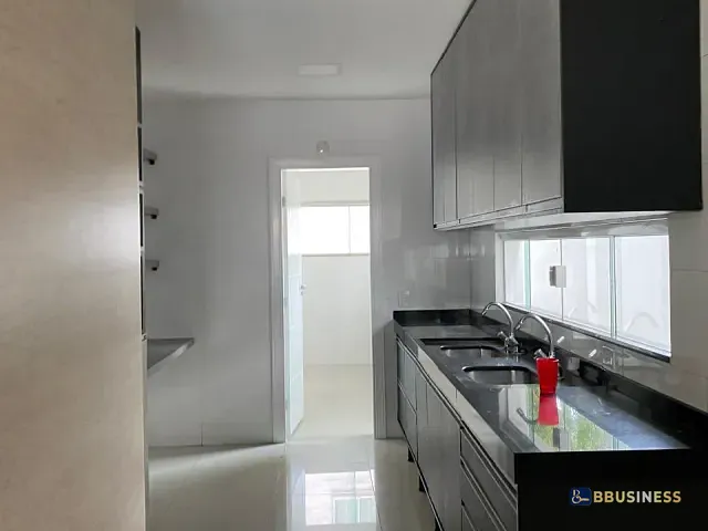 Casa com 450m² 4 quartos e 5 banheiros, à venda, no bairro Parque Tamandaré em Campos dos Goytacazes