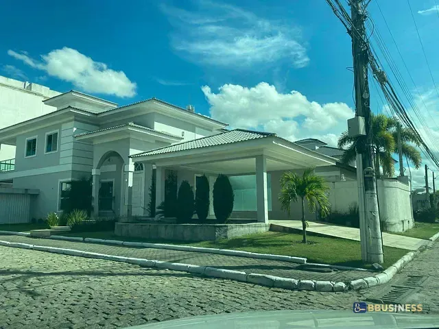 Casa com 450m² 4 quartos e 5 banheiros, à venda, no bairro Parque Tamandaré em Campos dos Goytacazes
