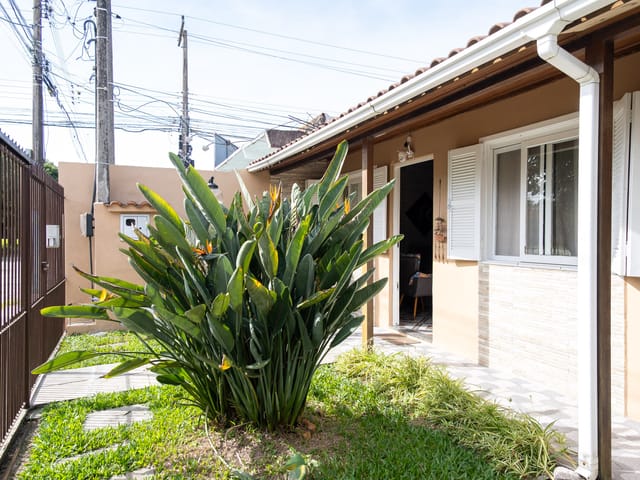 Casa 3 quartos e 2 banheiros, à venda, no bairro Umuahama em Pelotas