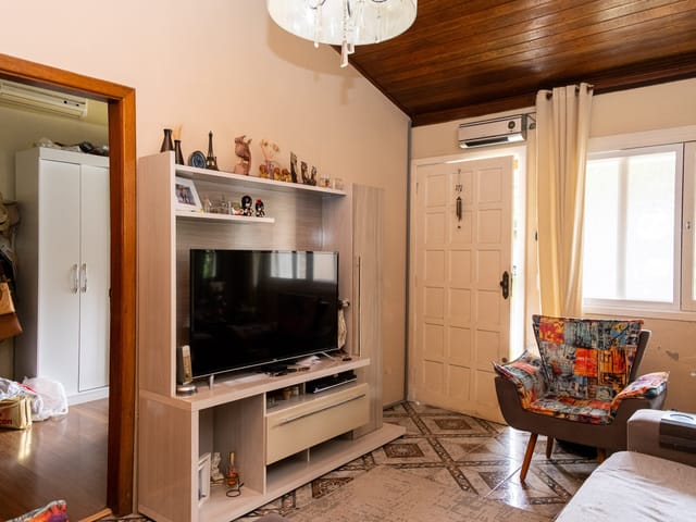 Casa 3 quartos e 2 banheiros, à venda, no bairro Umuahama em Pelotas