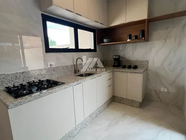 Casa 3 quartos e 2 banheiros, à venda, no bairro Cará-Cará em Ponta Grossa