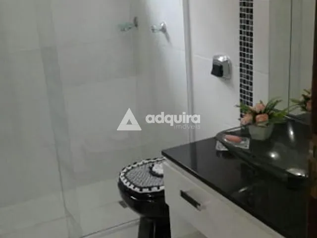 Casa com 378m² 5 quartos e 4 banheiros, à venda, no bairro Jardim Carvalho em Ponta Grossa