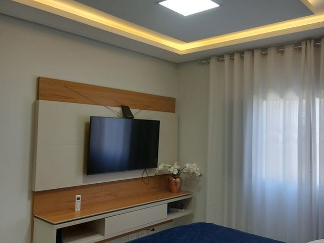 Casa com 200m² 3 quartos e 2 banheiros, à venda, no bairro Jardim Neman Sahyun em Londrina