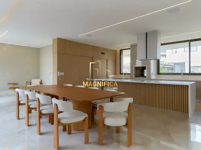 Casa 4 quartos e 6 banheiros, à venda, no bairro Cidade Industrial em Curitiba