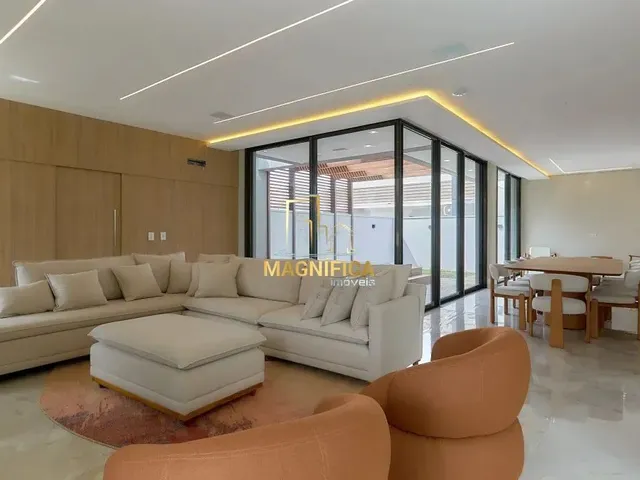 Casa 4 quartos e 6 banheiros, à venda, no bairro Cidade Industrial em Curitiba
