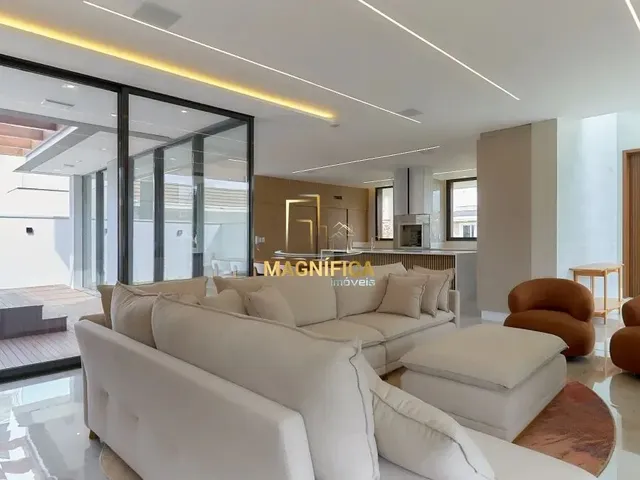 Casa 4 quartos e 6 banheiros, à venda, no bairro Cidade Industrial em Curitiba