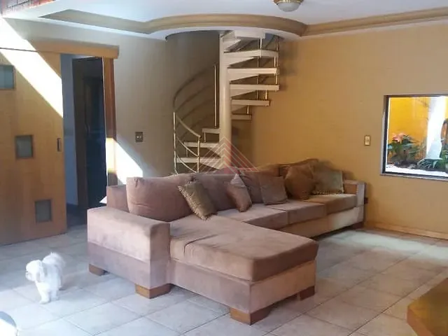 Casa com 400m² 3 quartos e 2 banheiros, à venda, no bairro Vila Assis Brasil em Mauá