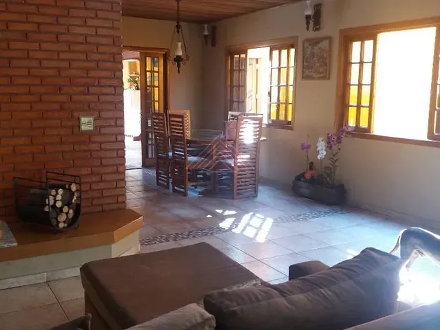 Casa com 400m² 3 quartos e 2 banheiros, à venda, no bairro Vila Assis Brasil em Mauá