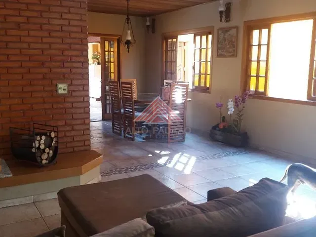 Casa com 400m² 3 quartos e 2 banheiros, à venda, no bairro Vila Assis Brasil em Mauá