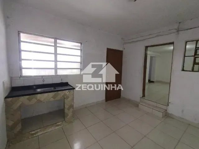 Casa 2 quartos e 1 banheiro, para alugar, no bairro Jardim de Abril em Osasco