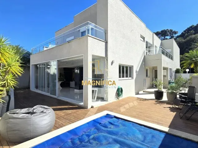 Casa à venda, no bairro Campo Comprido em Curitiba