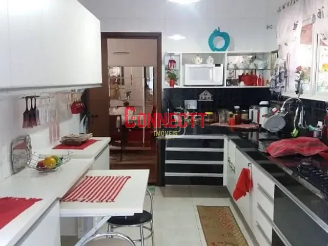 Casa com 326m² 3 quartos e 3 banheiros, à venda, no bairro Jardim Manoel Penna em Ribeirão Preto