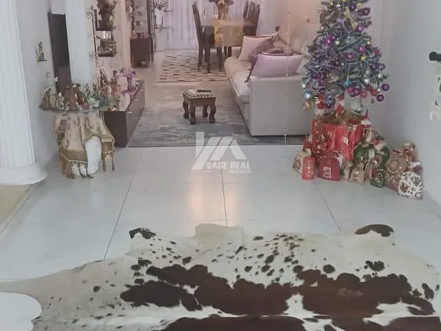 Casa 3 quartos e 3 banheiros, à venda, no bairro Uvaranas em Ponta Grossa