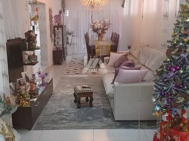 Casa 3 quartos e 3 banheiros, à venda, no bairro Uvaranas em Ponta Grossa