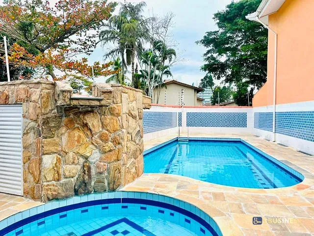 Casa com 86m² 2 quartos e 3 banheiros, à venda ou para alugar, no bairro Centro em Bertioga