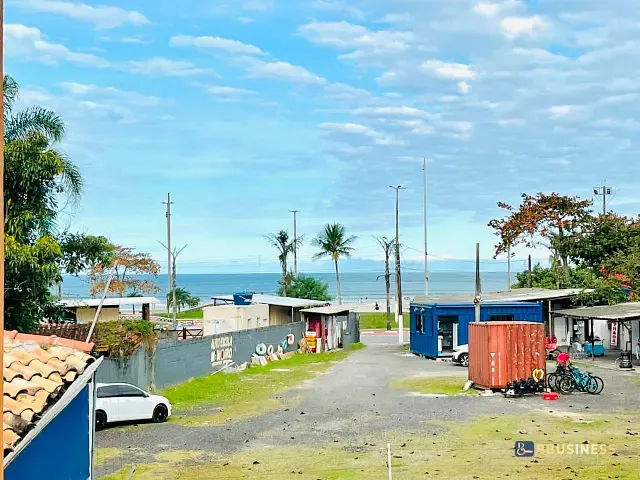 Casa com 86m² 2 quartos e 3 banheiros, à venda ou para alugar, no bairro Centro em Bertioga