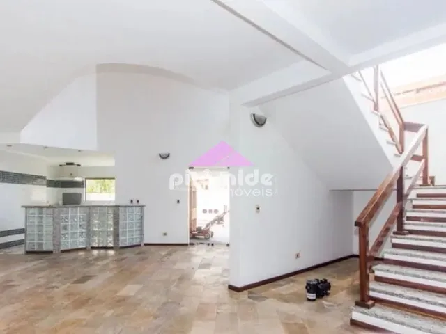 Casa com 620m² 4 quartos e 5 banheiros, à venda, no bairro Tabatinga em Caraguatatuba