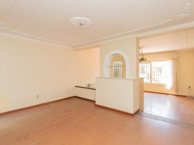 Casa com 363m² 4 quartos e 5 banheiros, à venda, no bairro Centro em Pelotas