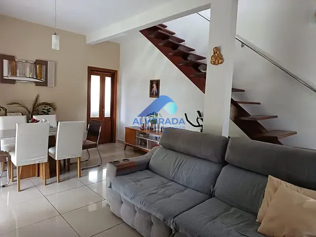 Casa com 307m² 3 quartos e 2 banheiros, à venda, no bairro Loteamento Village Das Palmeiras em Lorena