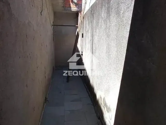 Casa com 60m² 3 quartos e 1 banheiro, para alugar, no bairro Baronesa em Osasco