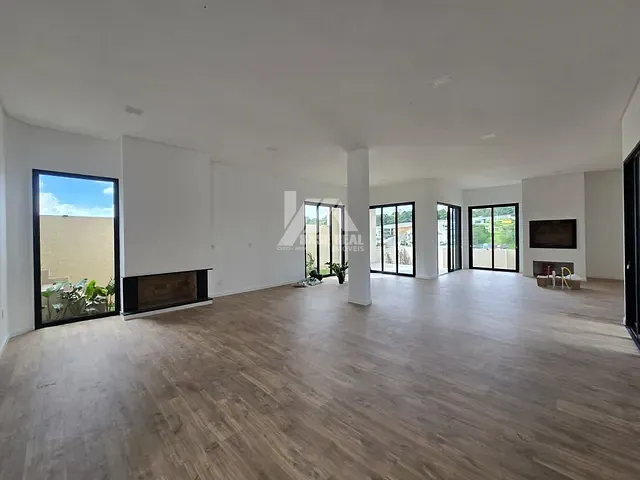 Casa com 300m² 3 quartos e 4 banheiros, à venda, no bairro Colônia Dona Luíza em Ponta Grossa