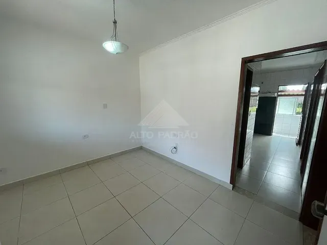 Casa com 175m² 3 quartos e 3 banheiros, à venda, no bairro Jardim Ipê em Mauá