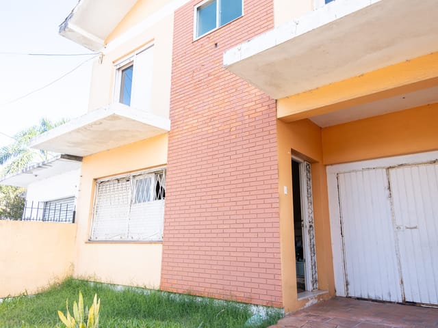 Casa 4 quartos e 4 banheiros, à venda ou para alugar, no bairro Areal em Pelotas