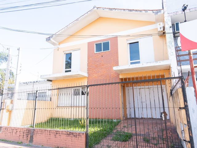Casa 4 quartos e 4 banheiros, à venda ou para alugar, no bairro Areal em Pelotas
