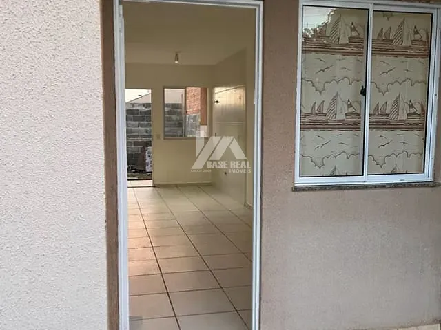 Casa 2 quartos e 1 banheiro, à venda, no bairro Uvaranas em Ponta Grossa