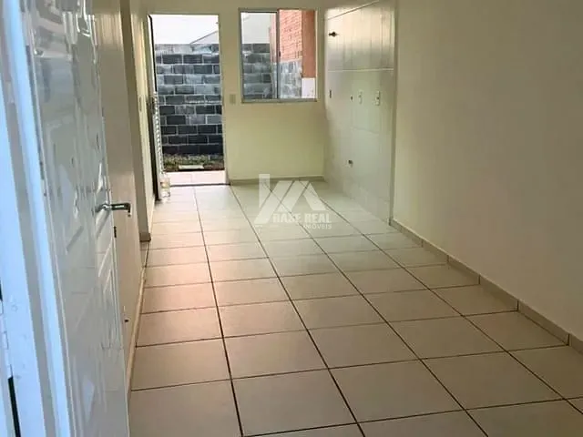Casa 2 quartos e 1 banheiro, à venda, no bairro Uvaranas em Ponta Grossa