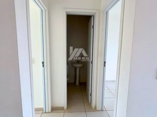 Casa 2 quartos e 1 banheiro, à venda, no bairro Uvaranas em Ponta Grossa
