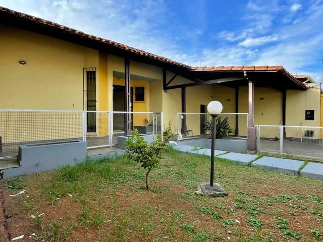 Foto do Casa - Casa com 04 quartos sendo 01 suíte, armários planejados e duas vagas cobertas a venda, Planalto, Belo Horizonte, MG | Deltalar Imóveis