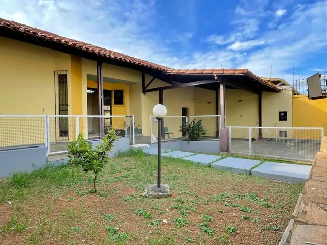 Foto do Casa - Casa com 04 quartos sendo 01 suíte, armários planejados e duas vagas cobertas a venda, Planalto, Belo Horizonte, MG | Deltalar Imóveis