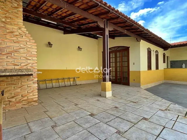 Casa com 360m² 4 quartos e 4 banheiros, à venda, no bairro Planalto em Belo Horizonte
